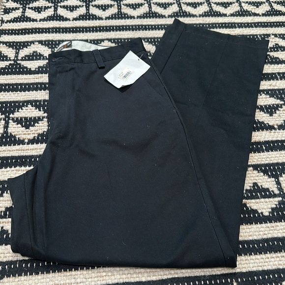 Docker orig tot 
Black Straight-Leg Pants - Picture 4 of 5